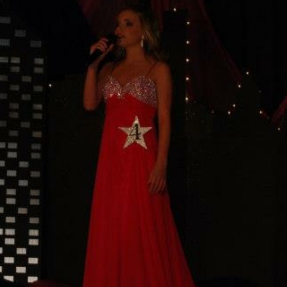 Tony Bowls Dresses & Skirts - Prom/pageant dress